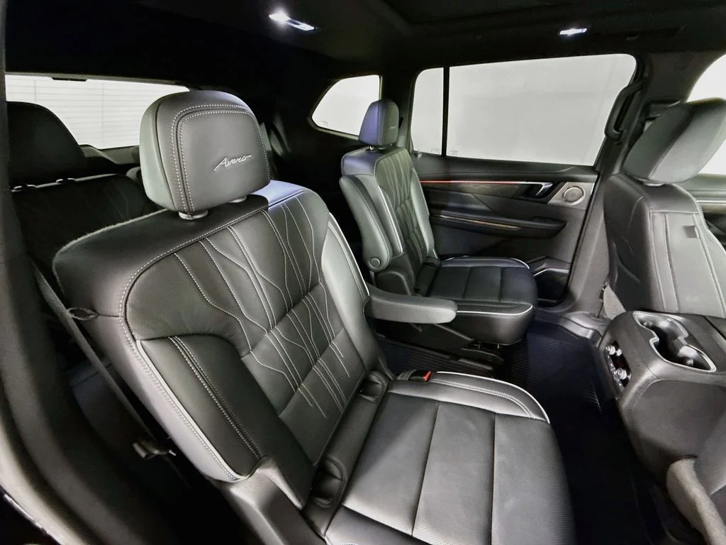 Used 2025 Black Buick Avenir image 27
