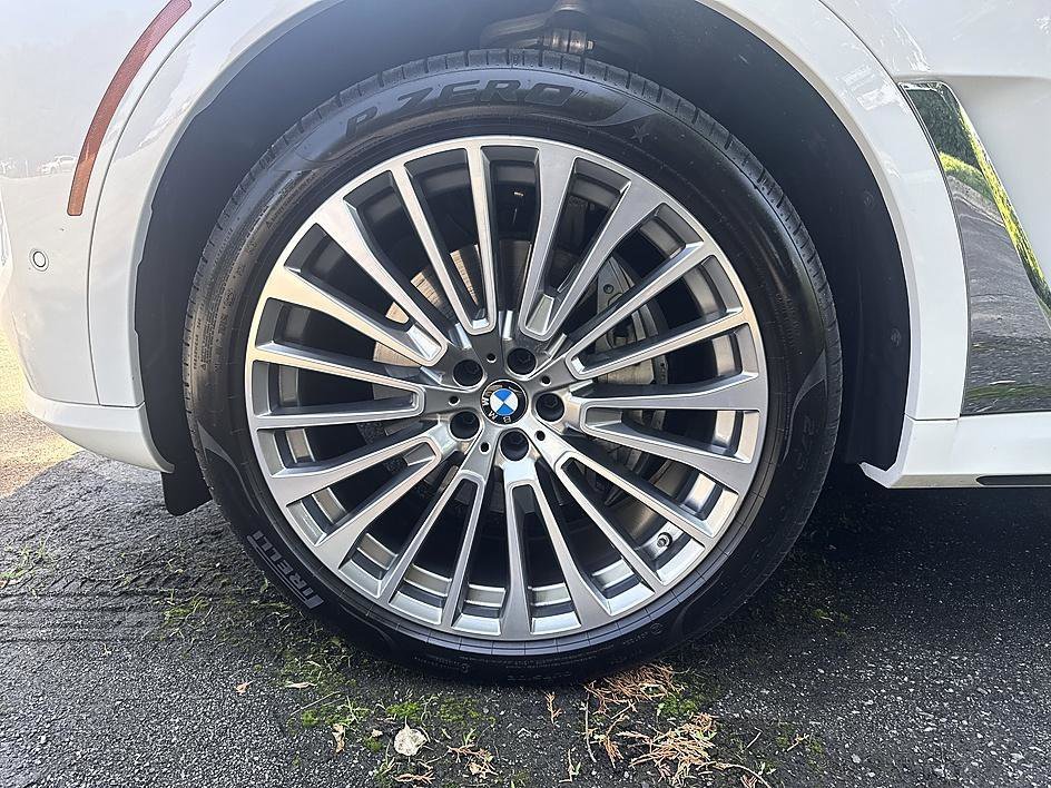 Used 2023 Alpine White BMW xDrive40i image 15