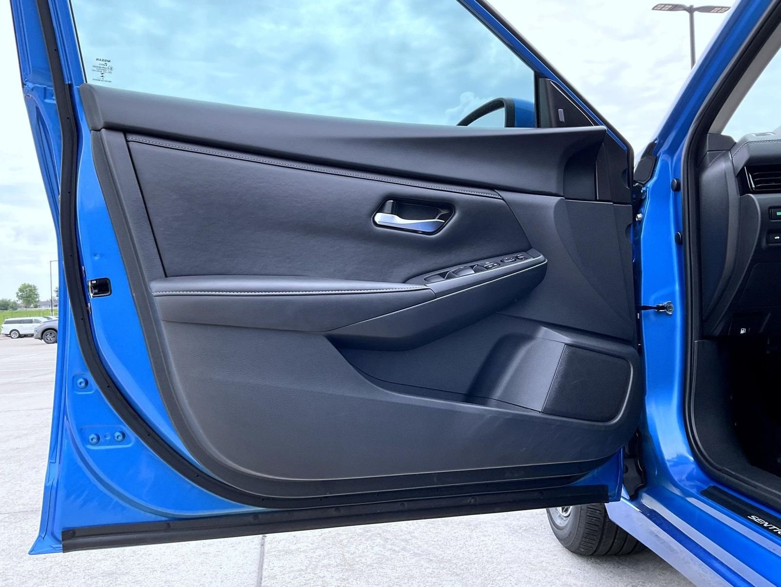 Used 2023 Blue Nissan SV image 9