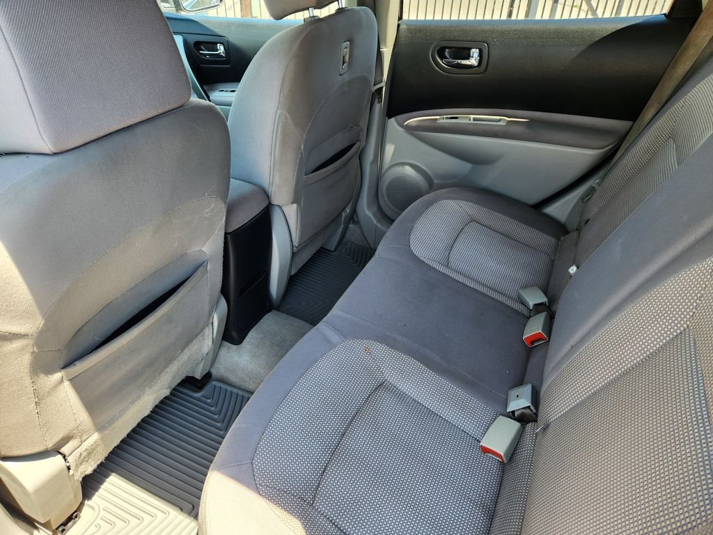 Used 2013 Blue Nissan SV image 23