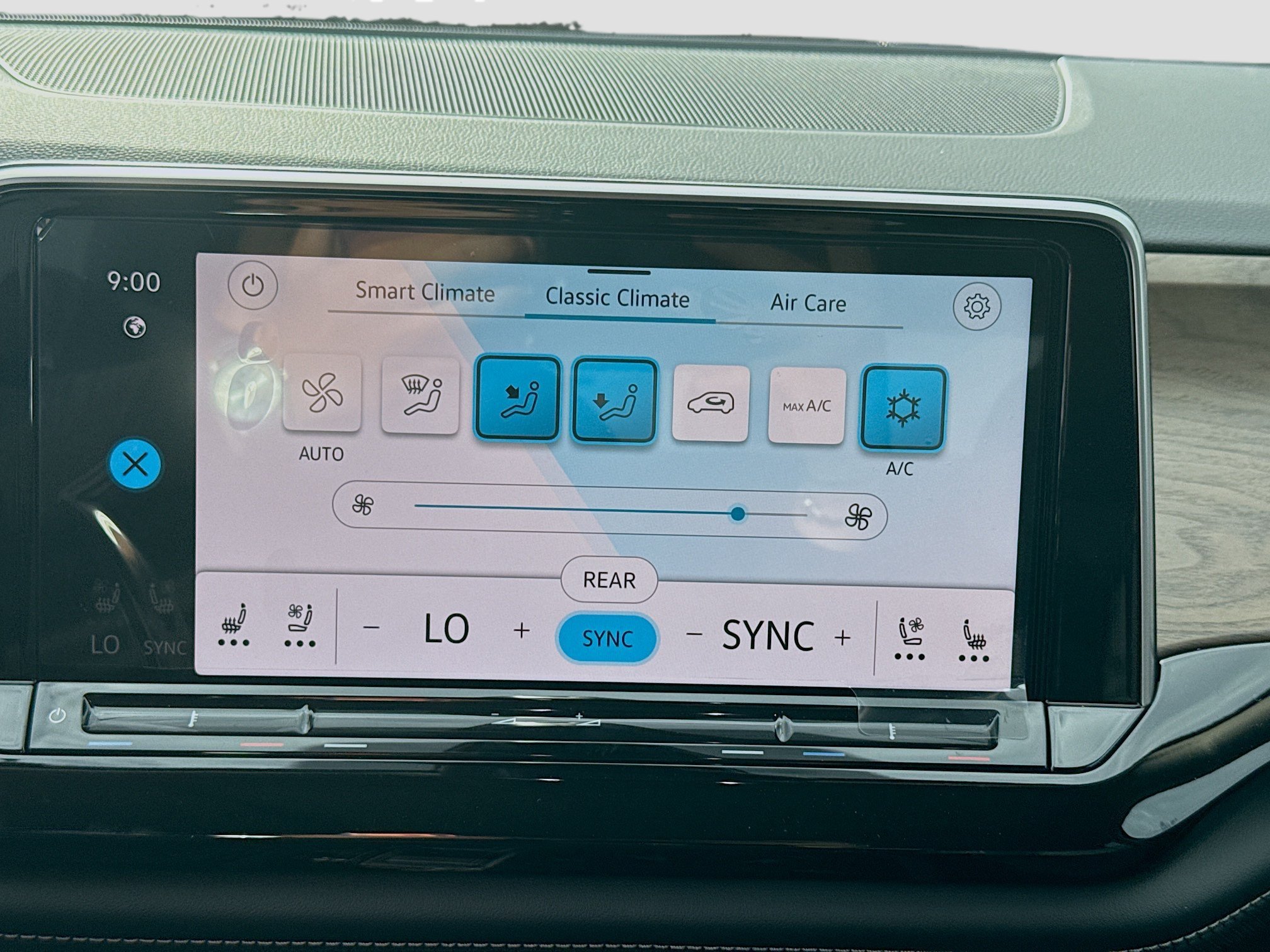 New 2026 Green Volkswagen 2.0T SE w/Technology image 14