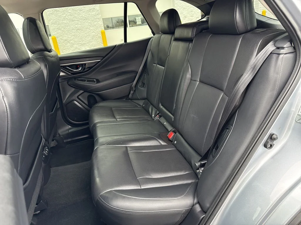 Used 2021 Ice Silver Metallic Subaru Limited image 32