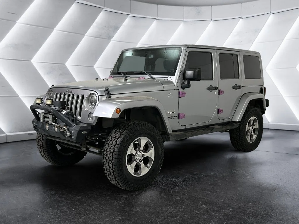 Used 2016 Silver Jeep Unlimited Sahara image 3
