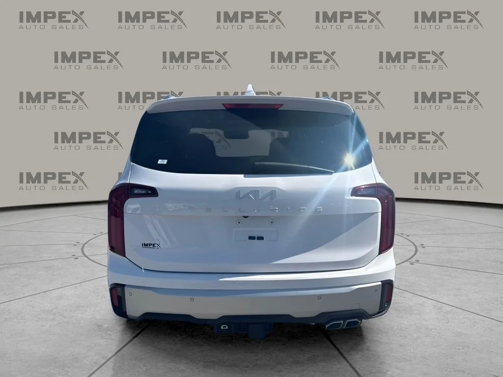 Used 2024 White Kia S image 4