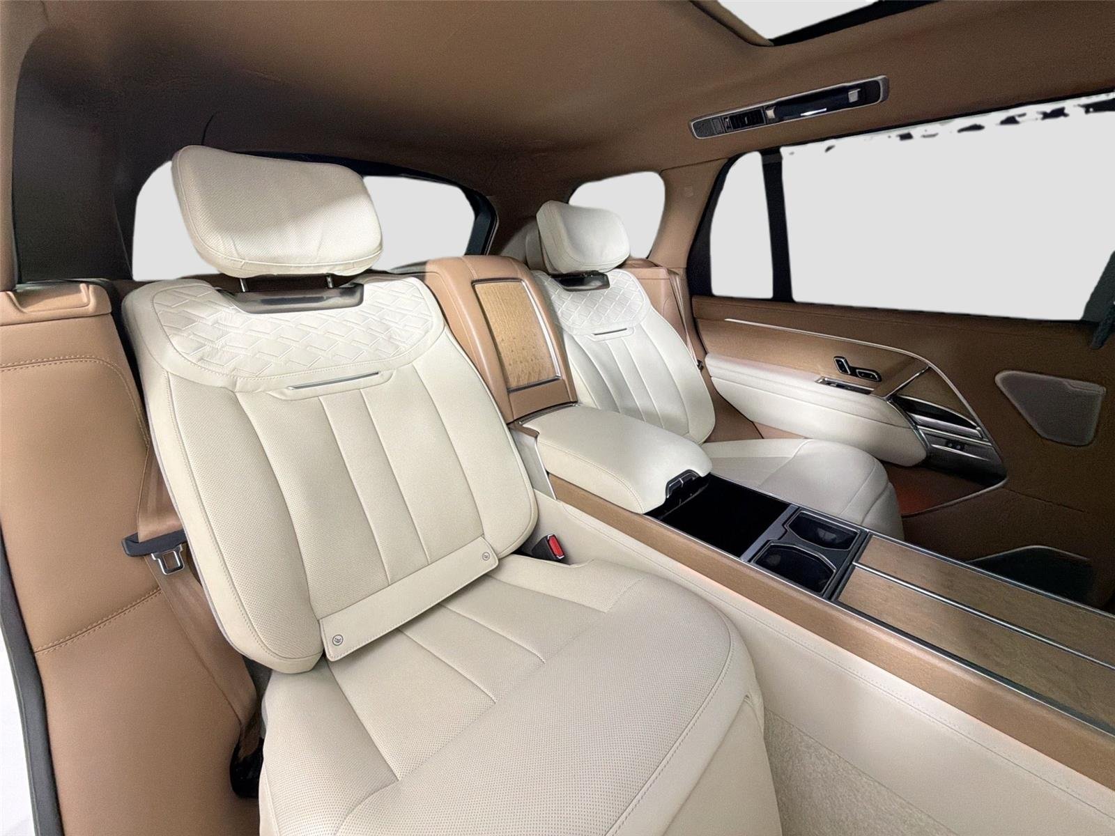 Certified Used 2022 Icy White Gloss Land Rover SV LONG WHEELBASE image 25