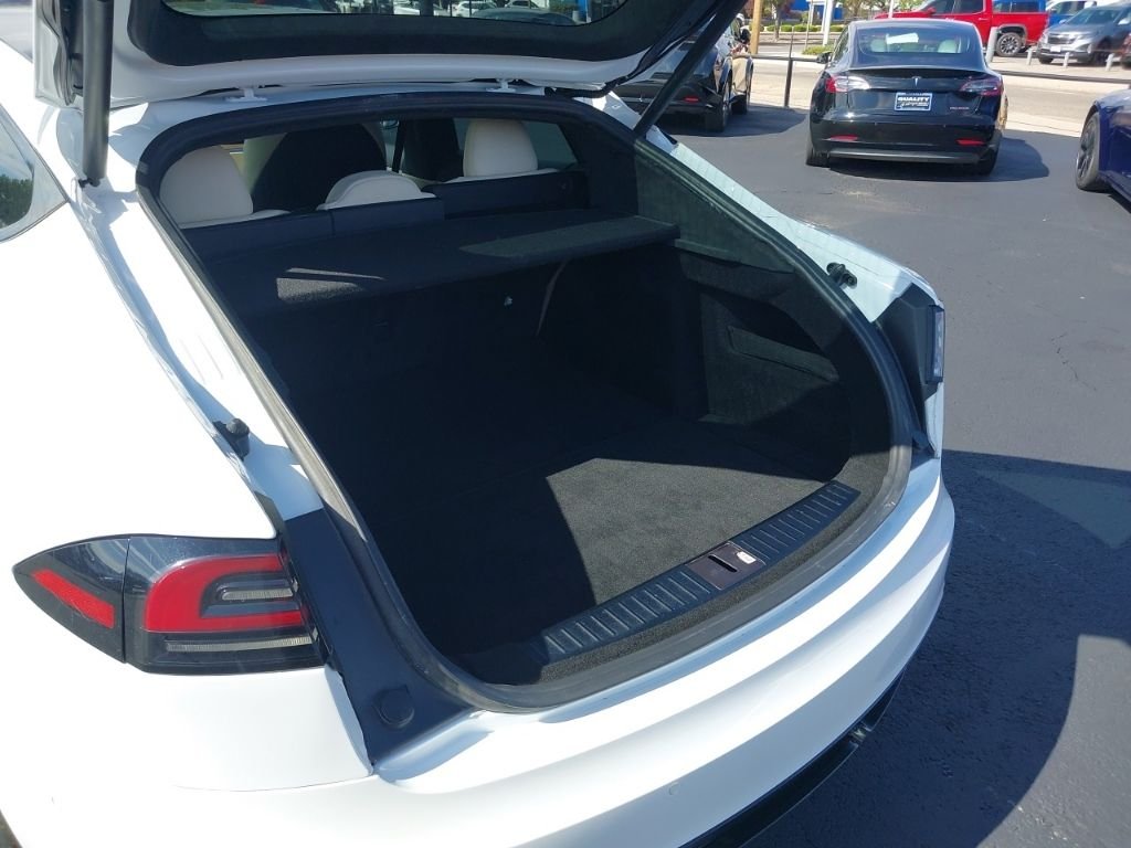 Used 2022 White Tesla Base image 17