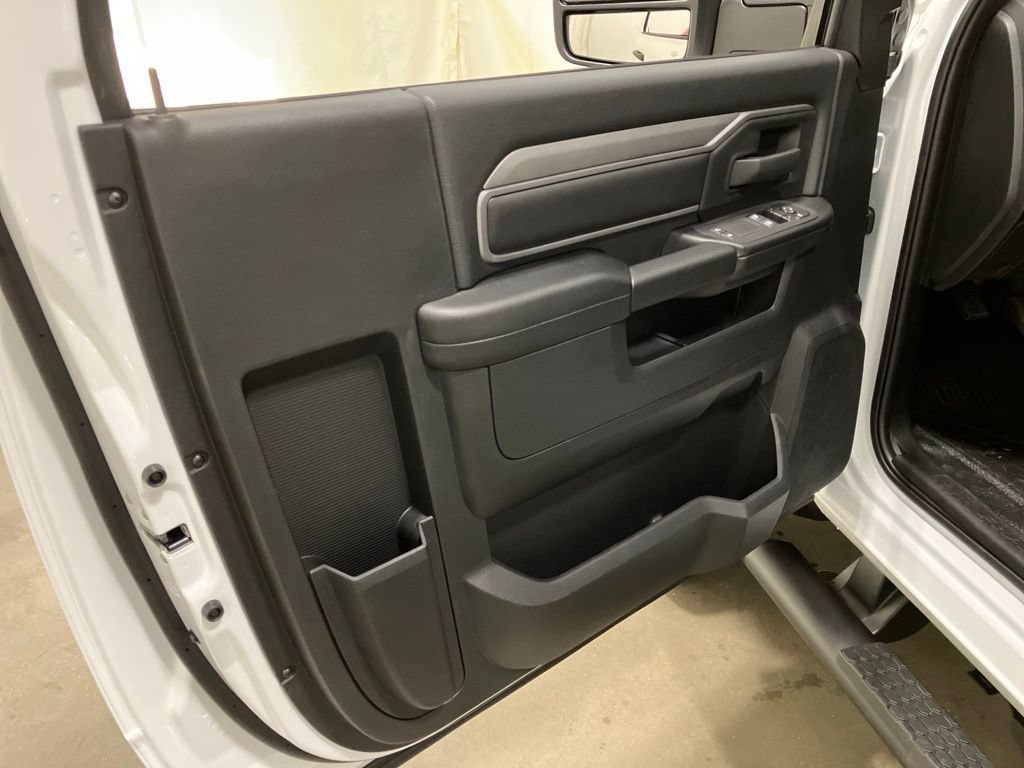 New 2026 Bright White Clearcoat RAM Tradesman image 9