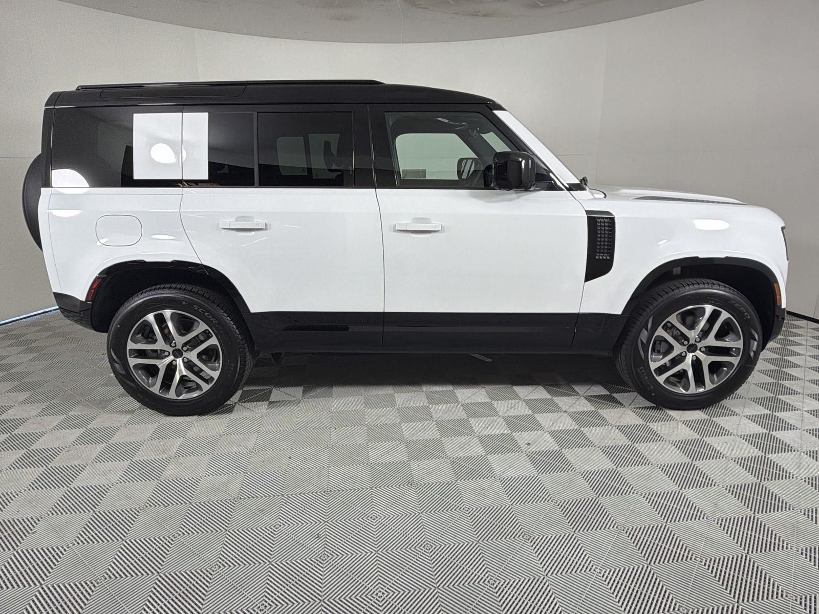 2026 Land Rover Defender X-Dynamic SE - Photo 6