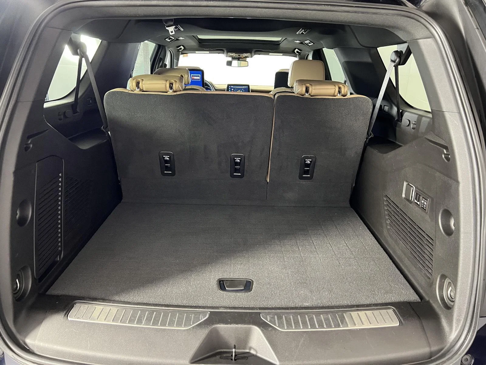 Used 2023 Midnight Blue Metallic Chevrolet Premier image 28
