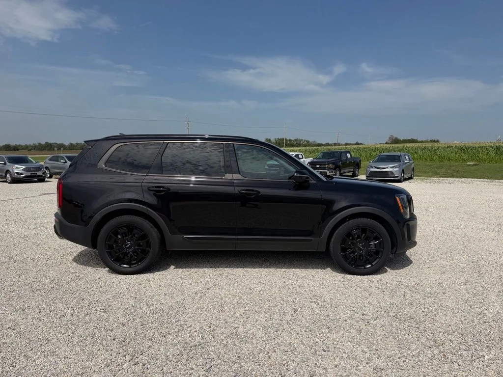 Used 2022 Black Kia EX image 2