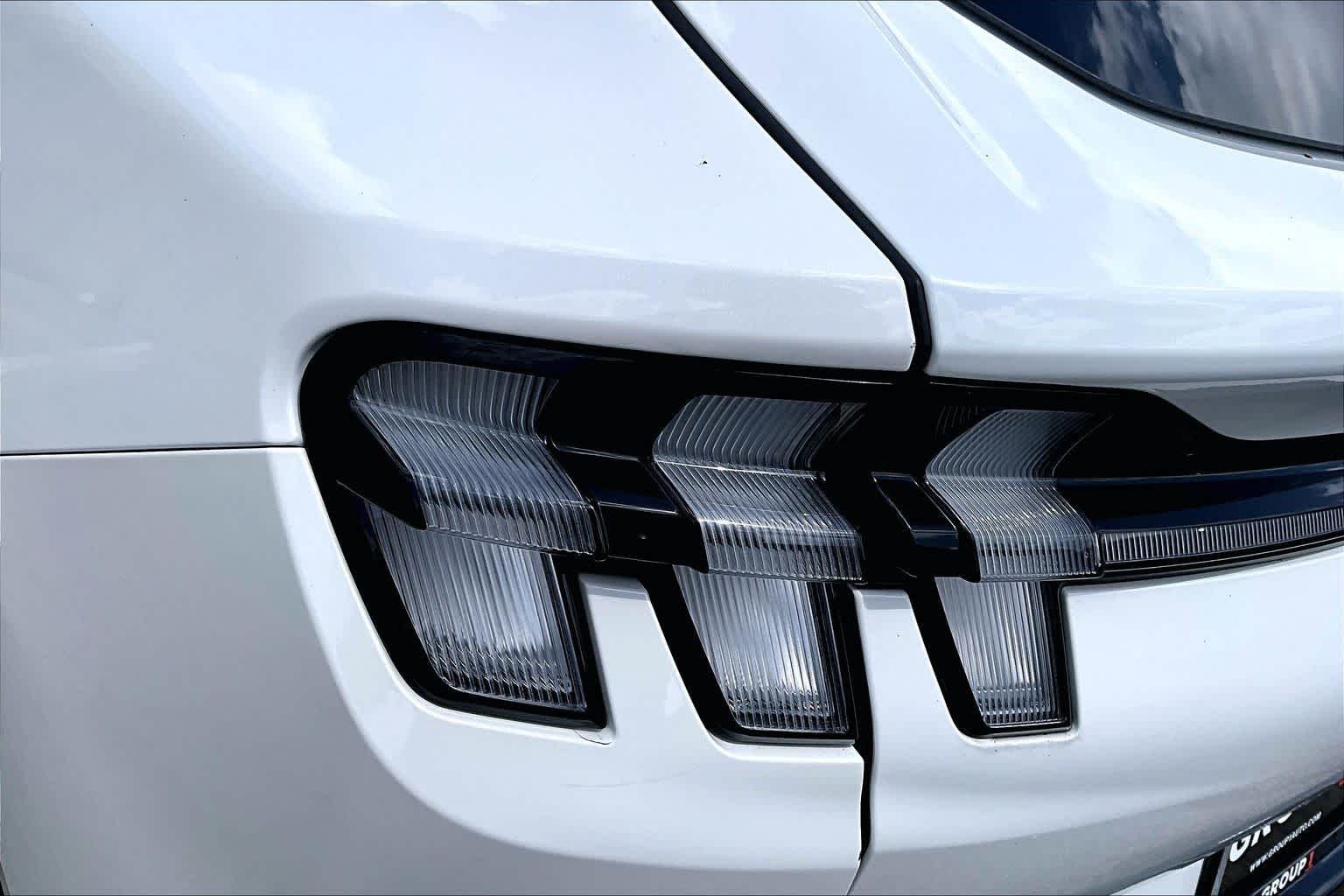 Used 2023 Star White Ford Premium image 27