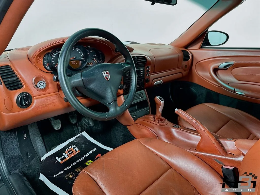 Used 2003  Porsche Carrera 4 image 10