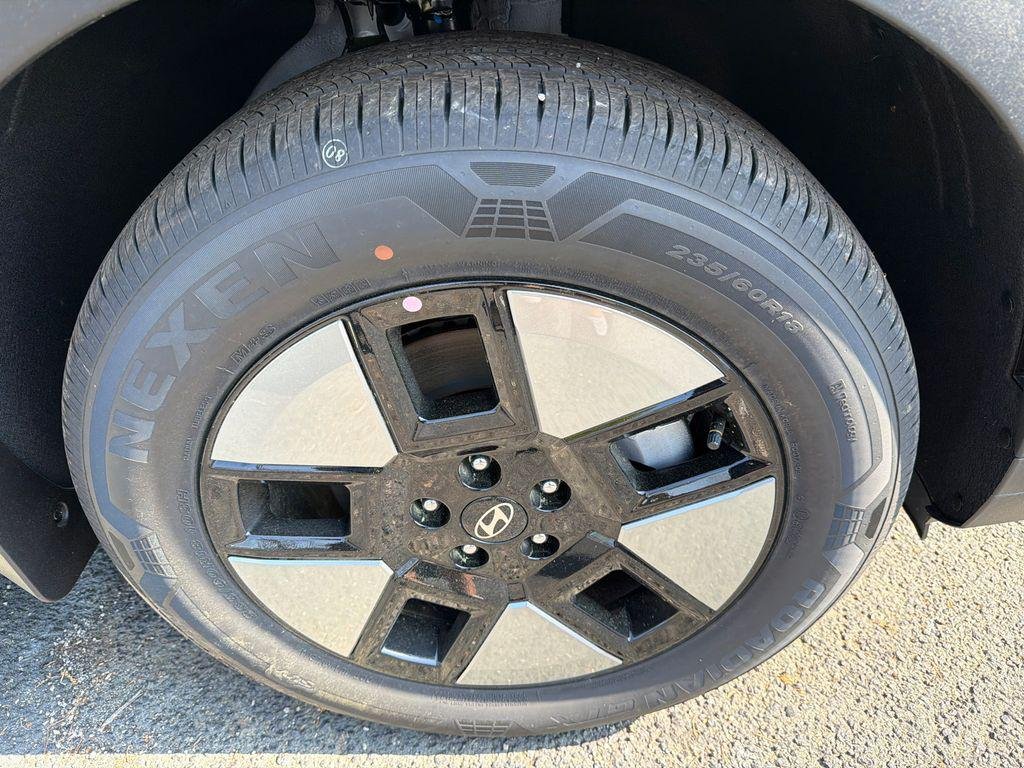 New 2026 White Hyundai SE image 12