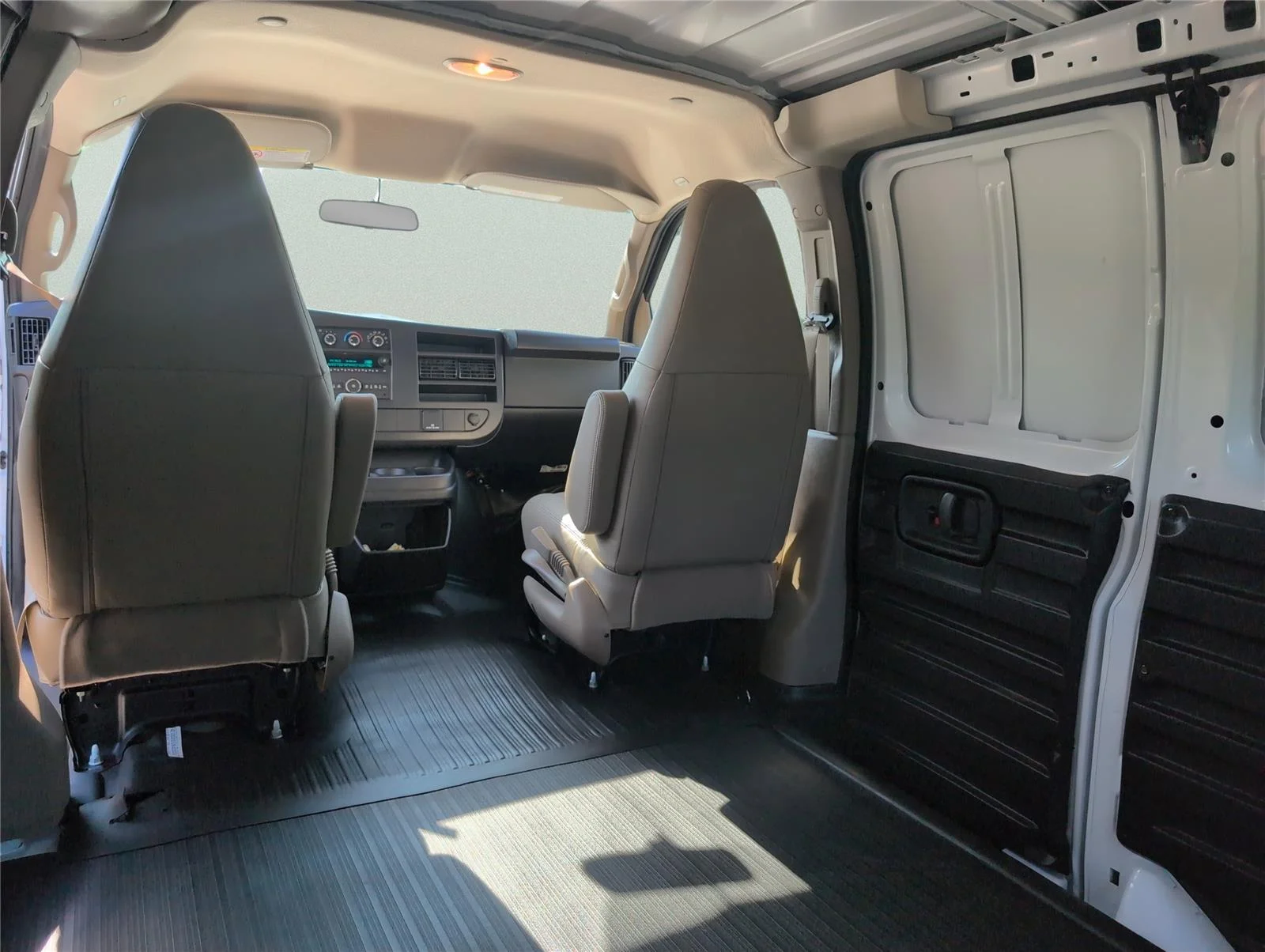 2026 Chevrolet Express Cargo Work Van - Photo 31
