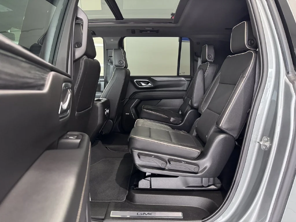 2023 GMC Yukon XL SLT - Photo 14