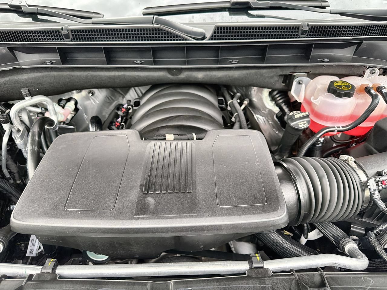 New 2026 Summit White GMC Elevation image 25