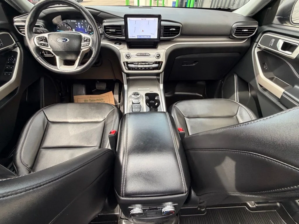 Used 2023 Gray Ford XLT image 12