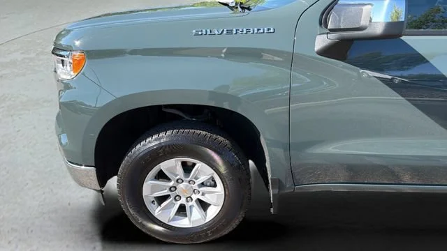 Used 2025 Cypress Gray Chevrolet LT image 35