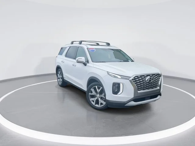 Used 2022 White Hyundai SEL image 1