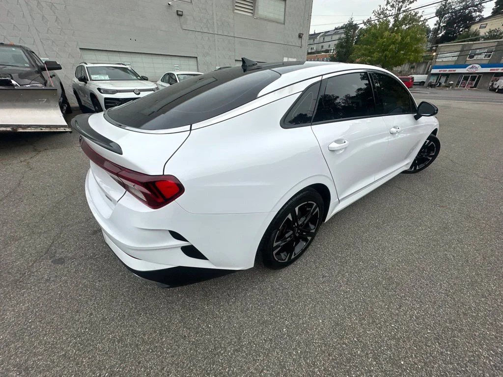Used 2023 White Kia GT-Line image 6