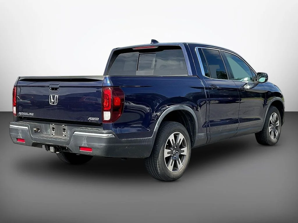 Certified Used 2019 Obsidian Blue Pearl Honda RTL image 6