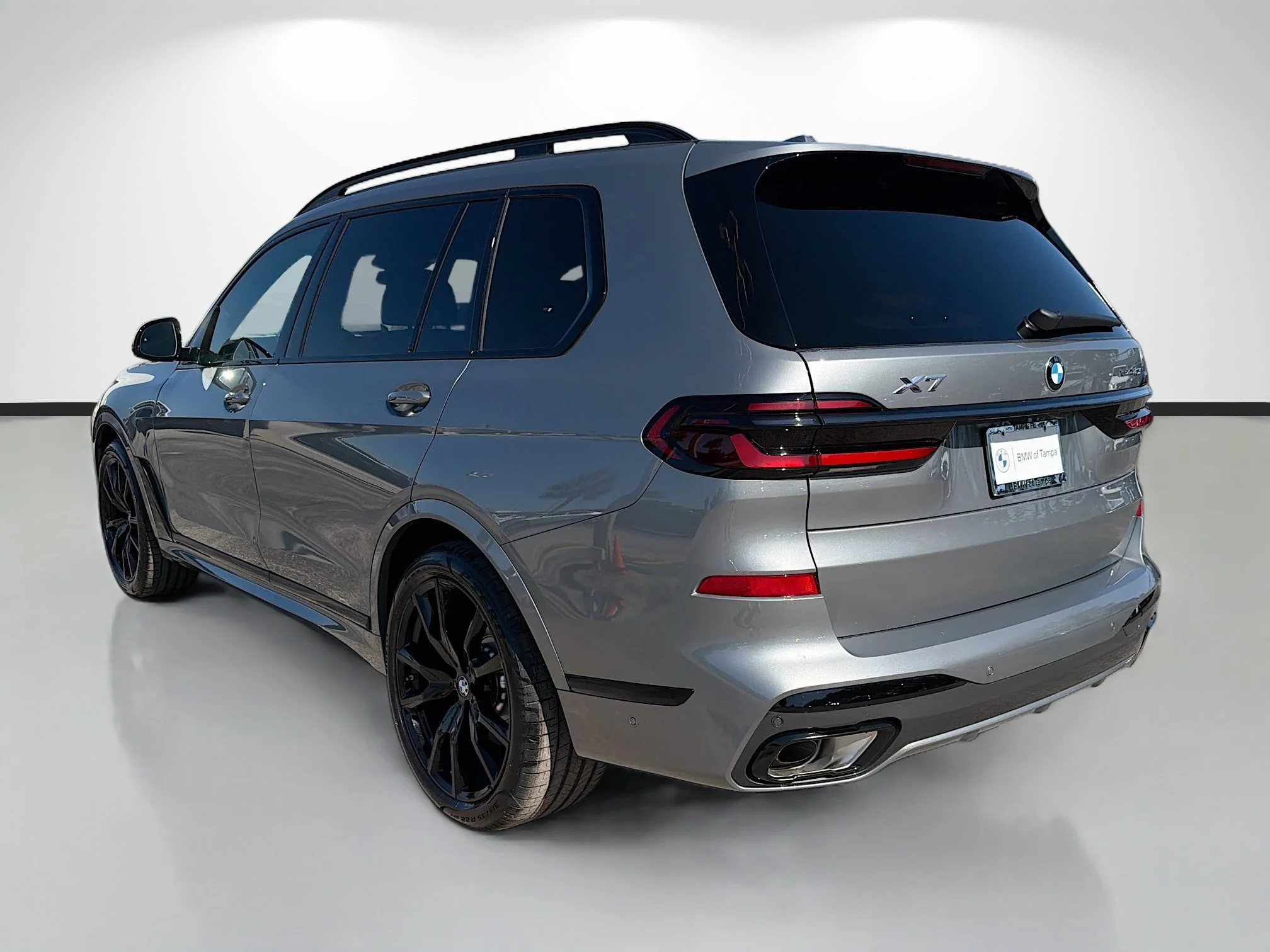 New 2027 Skyscraper Grey Metallic BMW xDrive40i image 5