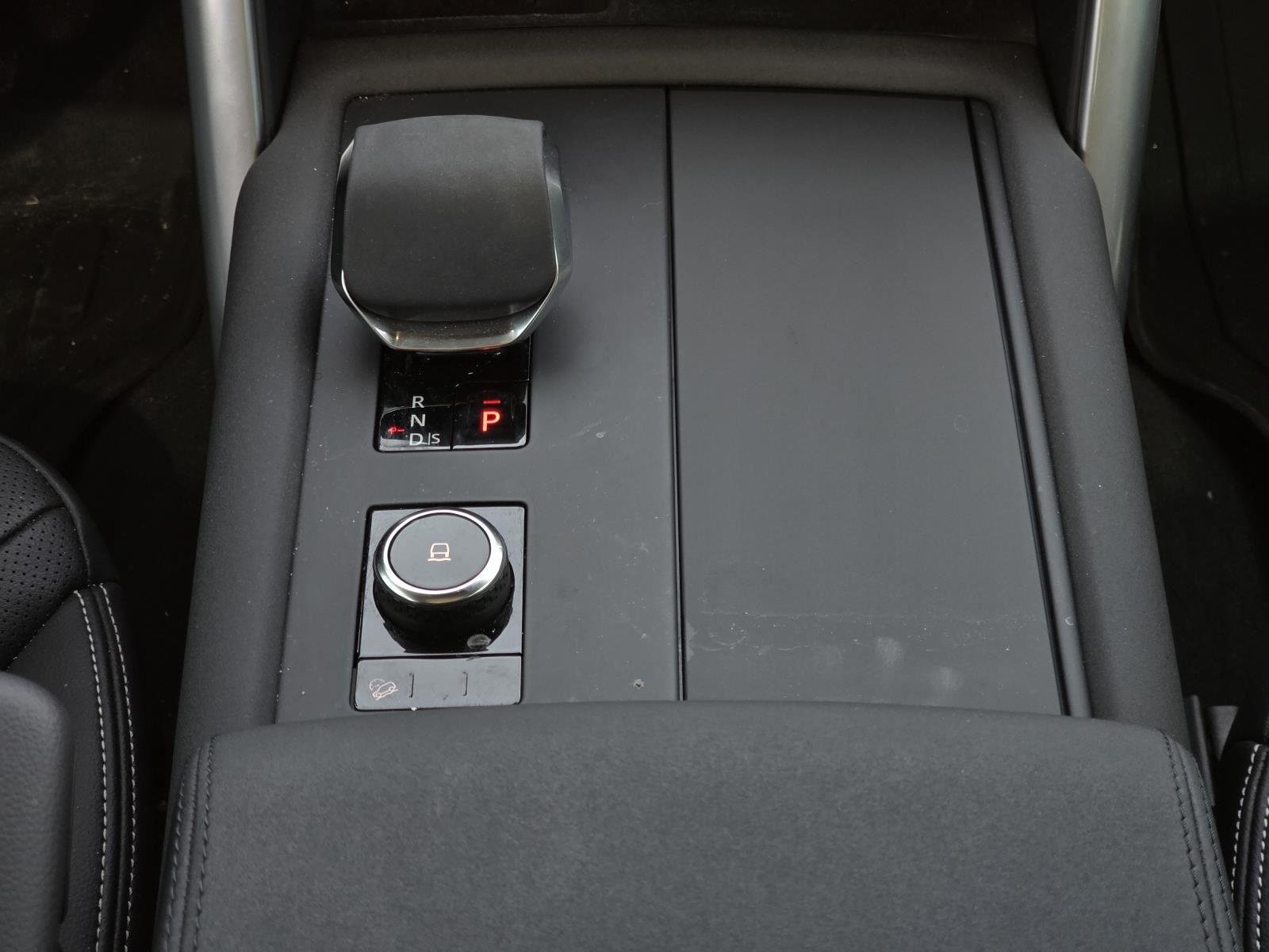 Used 2025 Santorini Black Metallic Land Rover S image 37