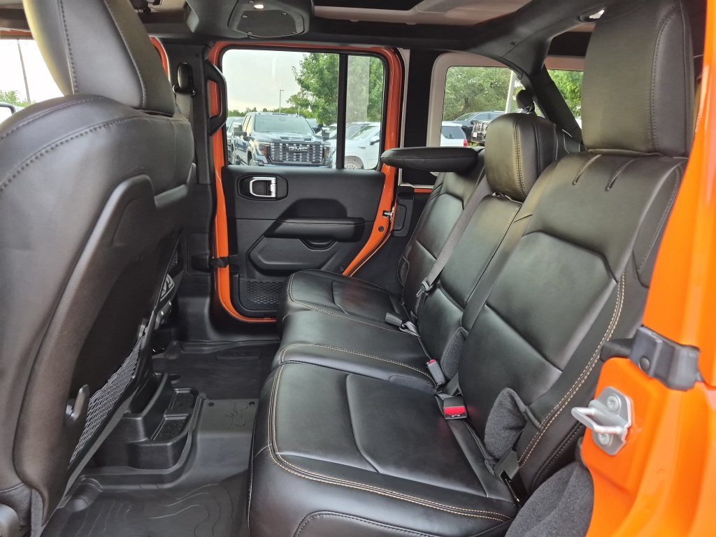 Used 2025  Jeep Rubicon 392 image 32
