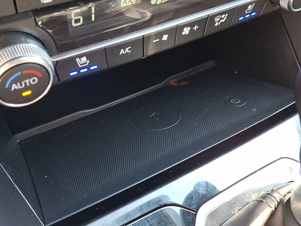 Used 2023 White Mazda Touring Plus image 27