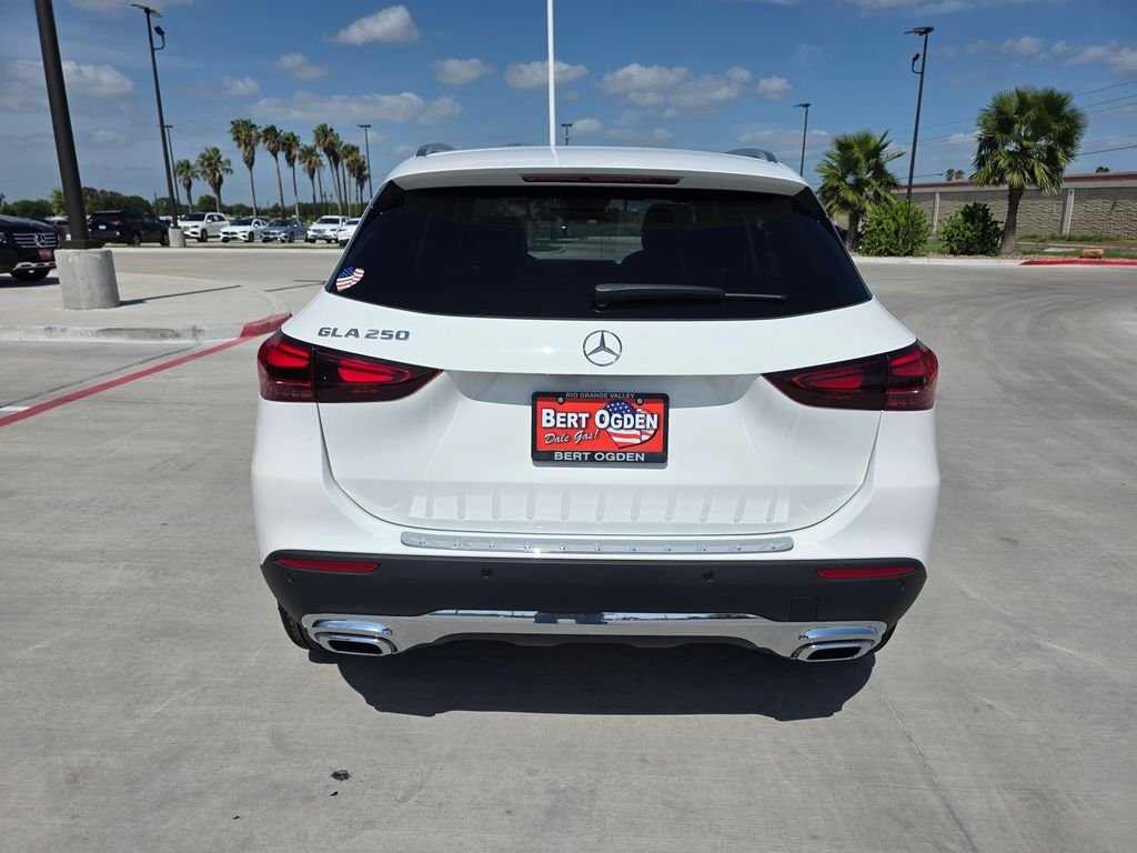 New 2026 Polar White Mercedes-Benz GLA 250 image 6