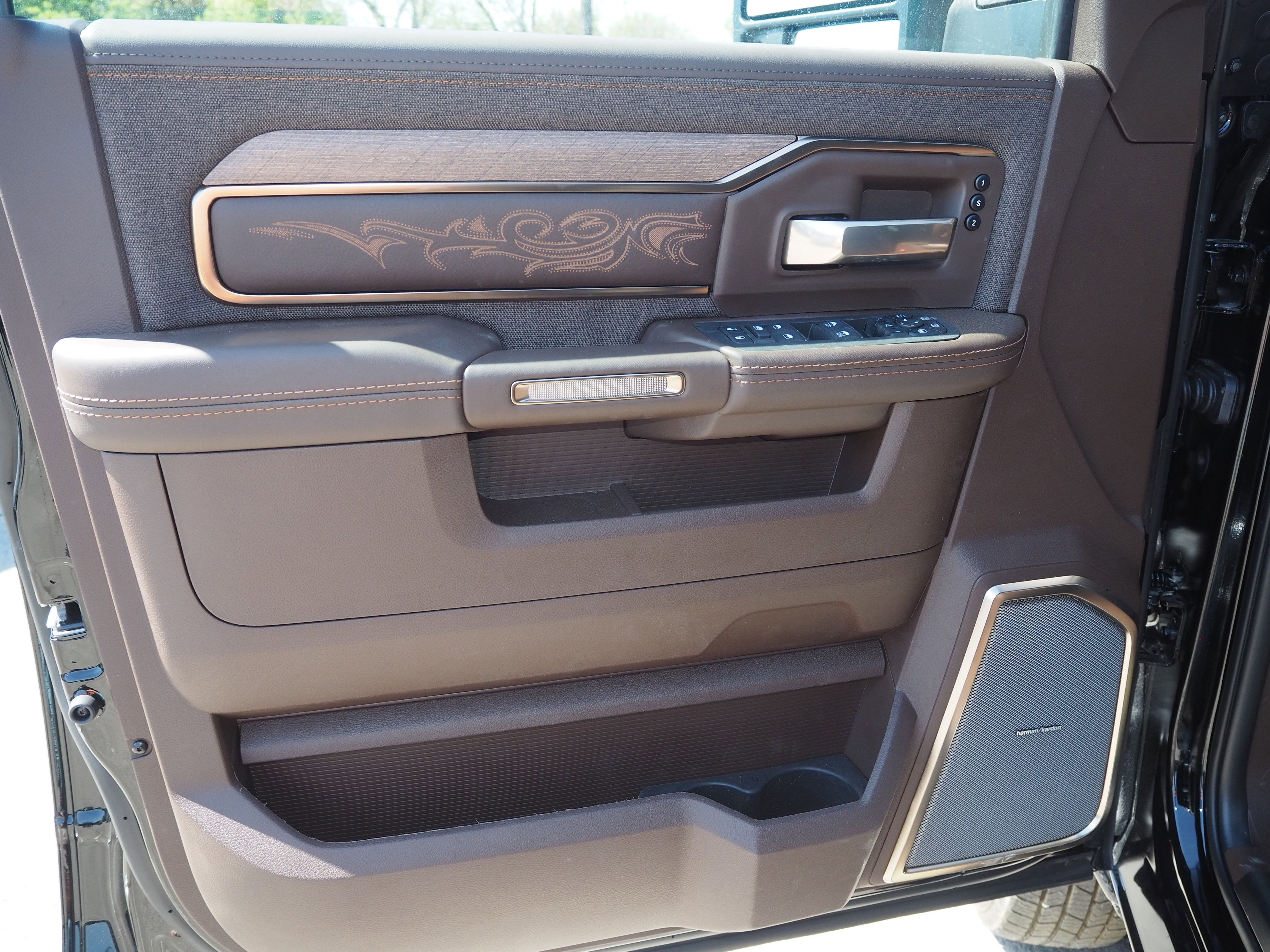 2025 RAM 3500 Limited/Longhorn - Photo 23