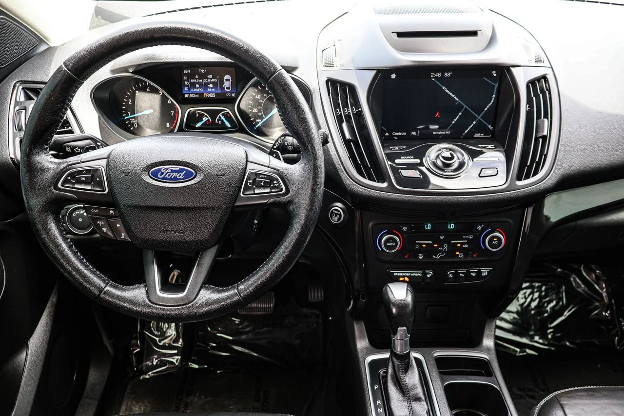Used 2018 Magnetic Ford Titanium image 35