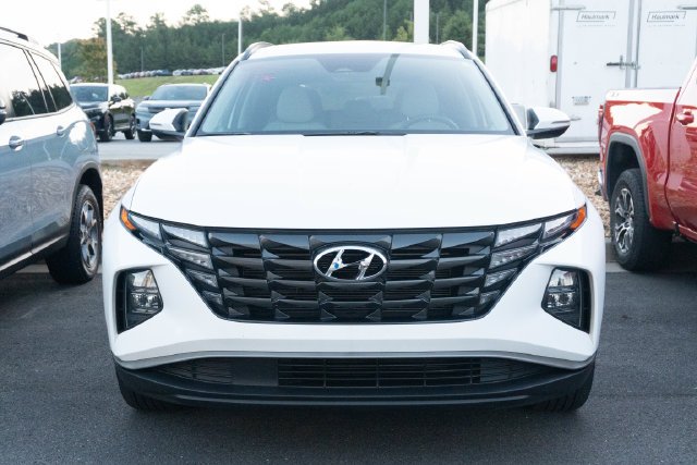 Used 2024 White Hyundai SEL image 2