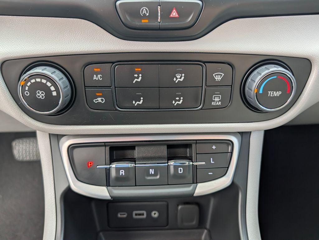 Used 2024 Silver GMC SLE image 6