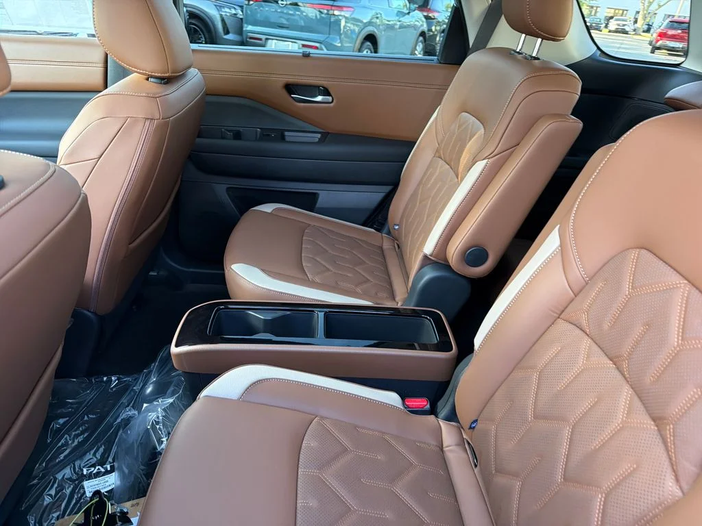 New 2026 Boulder Gray Pearl Nissan Platinum image 31