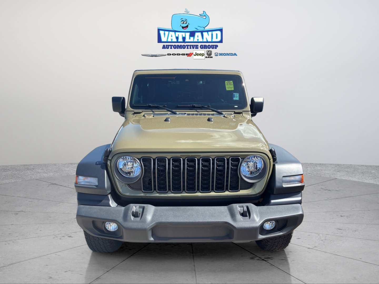 Used 2025 Green Jeep Sport S image 8
