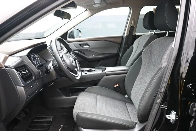 Used 2022 Black Nissan SV image 7