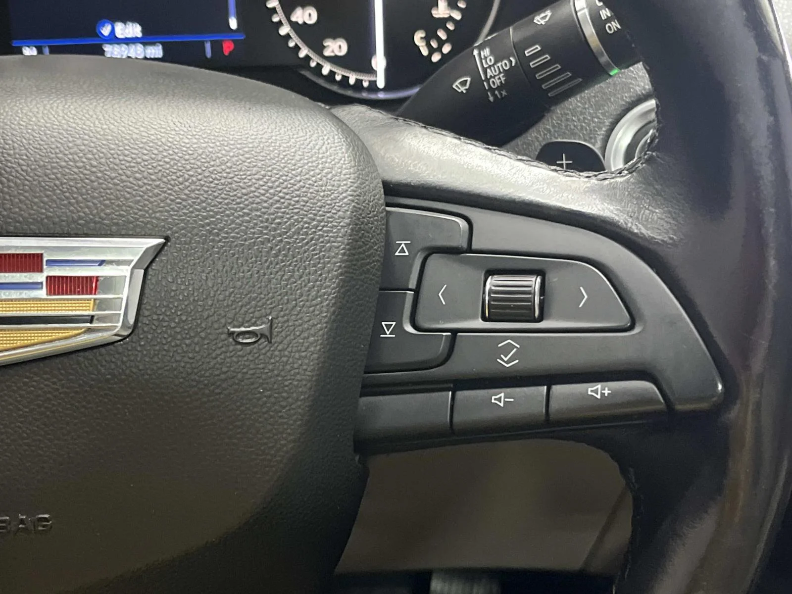 Used 2019 SHADOW METALLIC Cadillac FWD Premium Luxury image 18