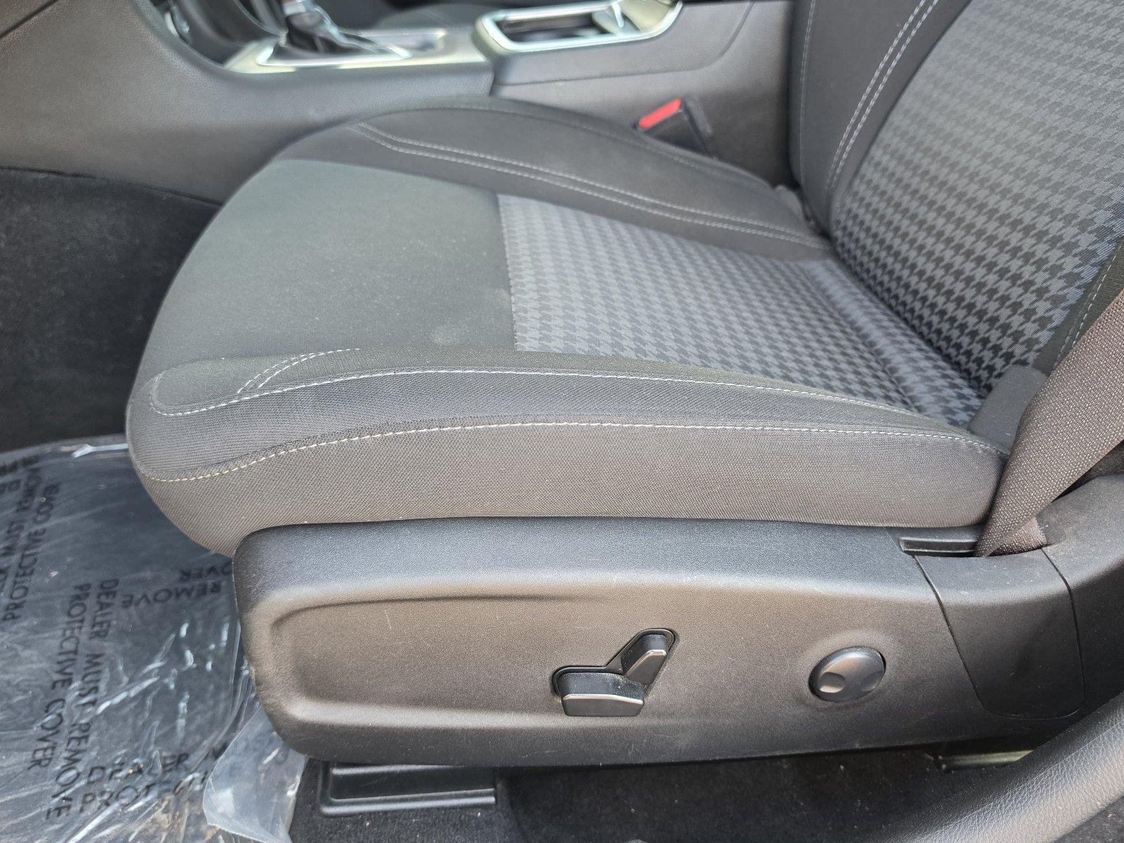 Used 2023  Dodge SXT image 15