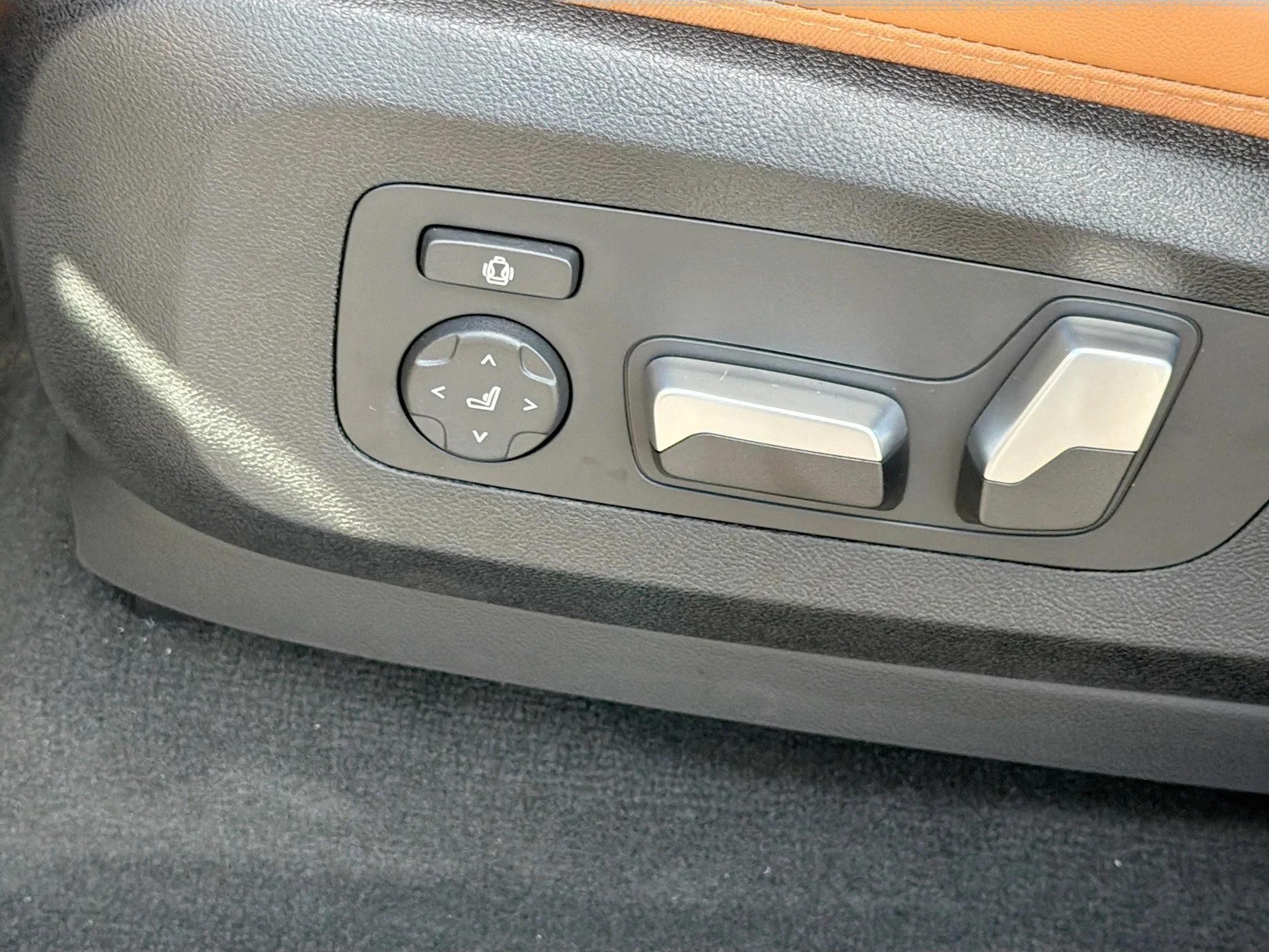 New 2026 Skyscraper Grey Metallic BMW sDrive40i image 24