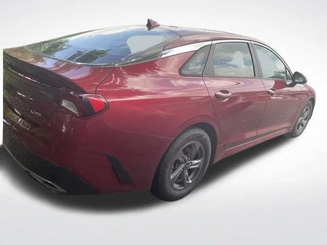 Used 2021 Red Kia LXS image 8