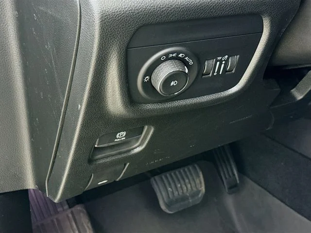 Used 2025 White Jeep Limited image 10