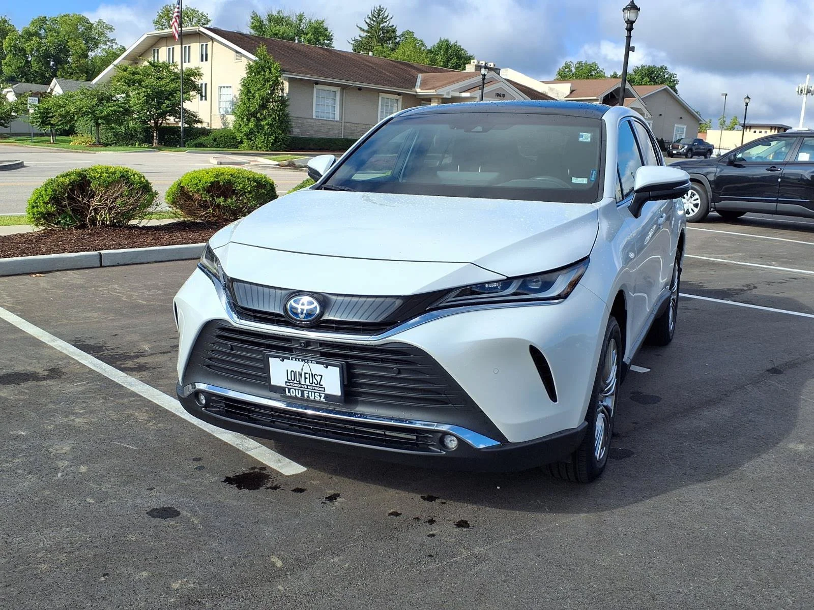 Used 2023 Pearl Toyota Limited image 32