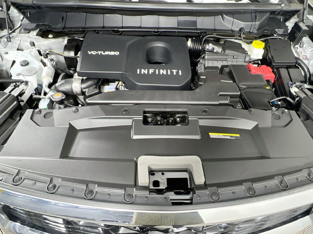 Used 2025 Warm Titanium INFINITI LUXE image 33