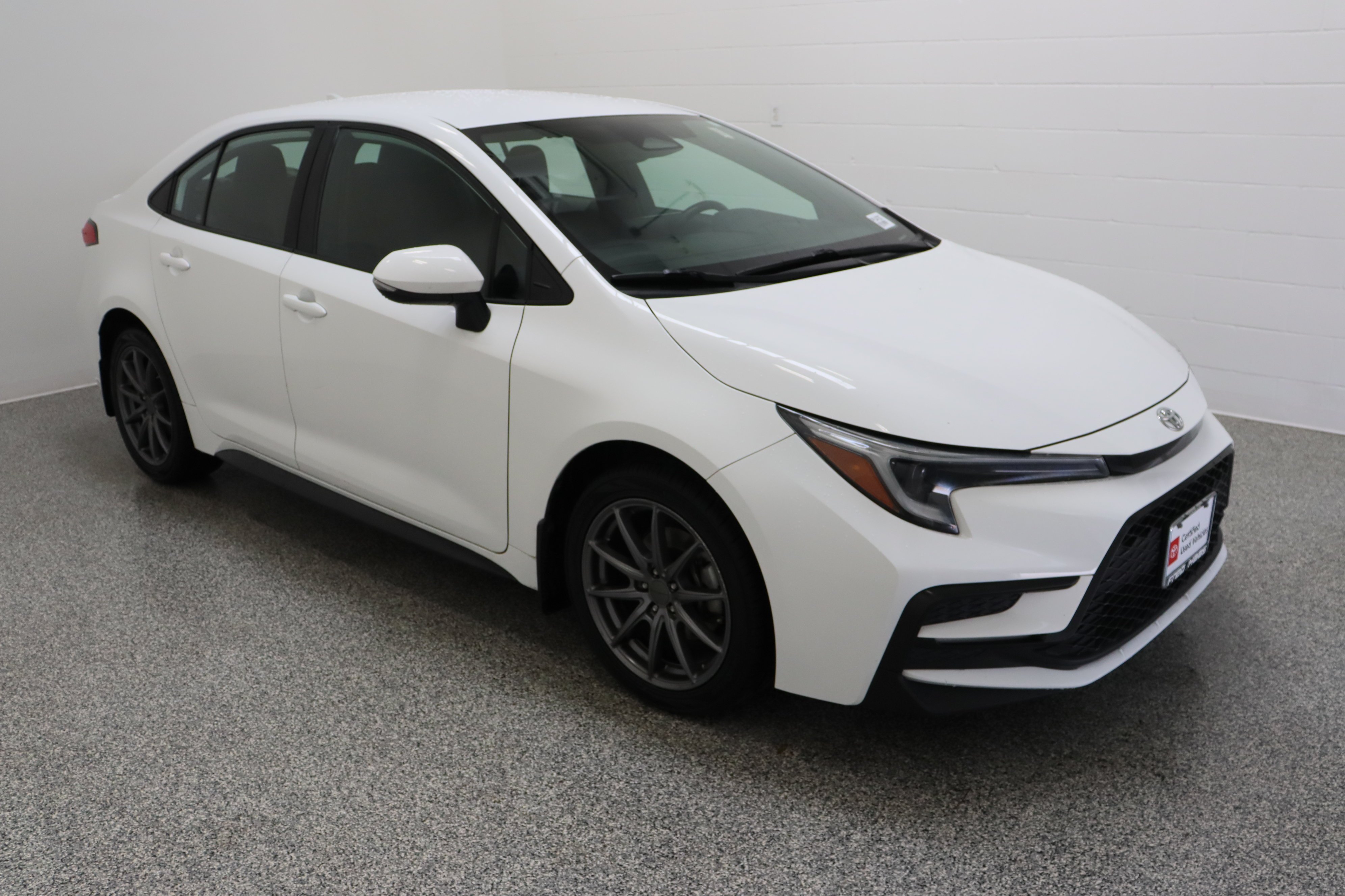 Used 2023 Wind Chill Pearl Toyota SE 2.0L image 4