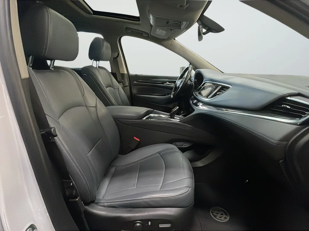 Used 2019 White Buick Essence image 25