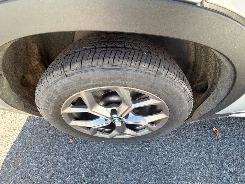 Used 2021 Silver BMW xDrive30i image 5