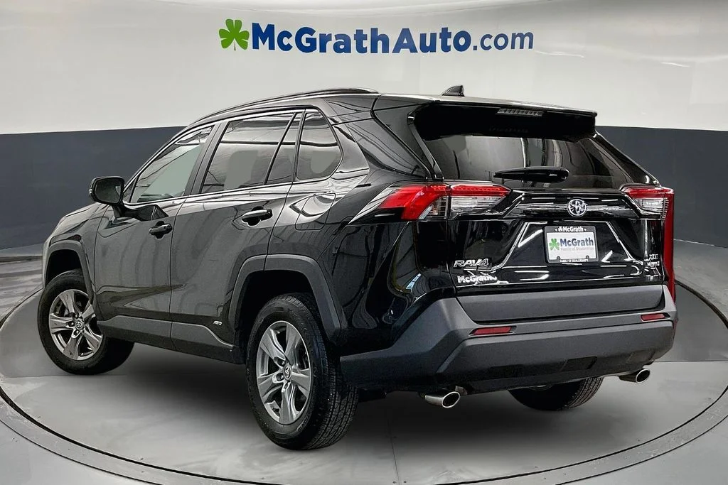 Used 2024 Black Toyota XLE image 3