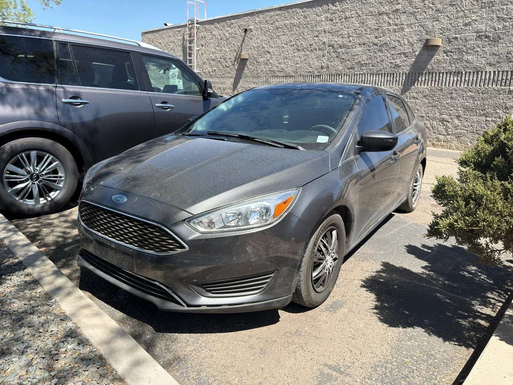 Used 2018 Magnetic Metallic Ford S image 1
