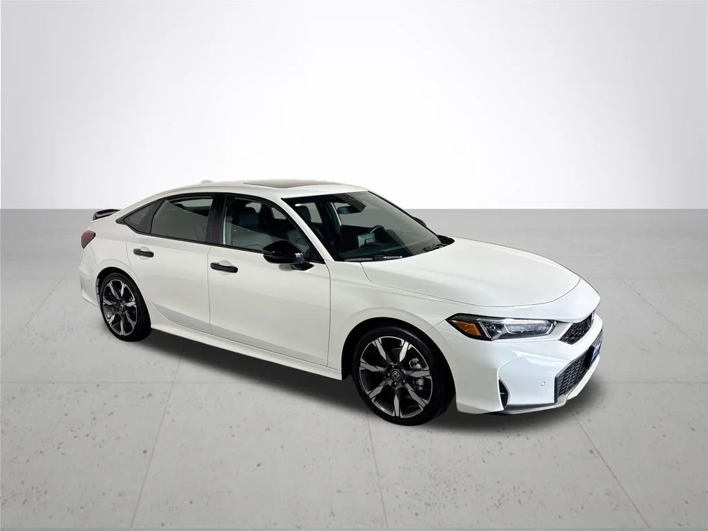 Used 2025  Honda Sport image 4